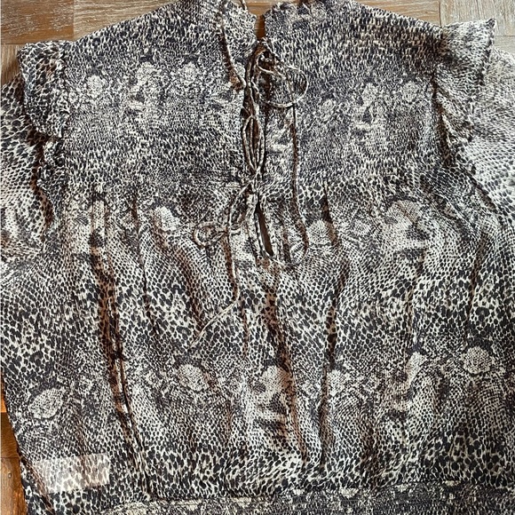 Free People Roma Smocked Sheer Reptile Print Blouse🖤 - Picture 10 of 12
